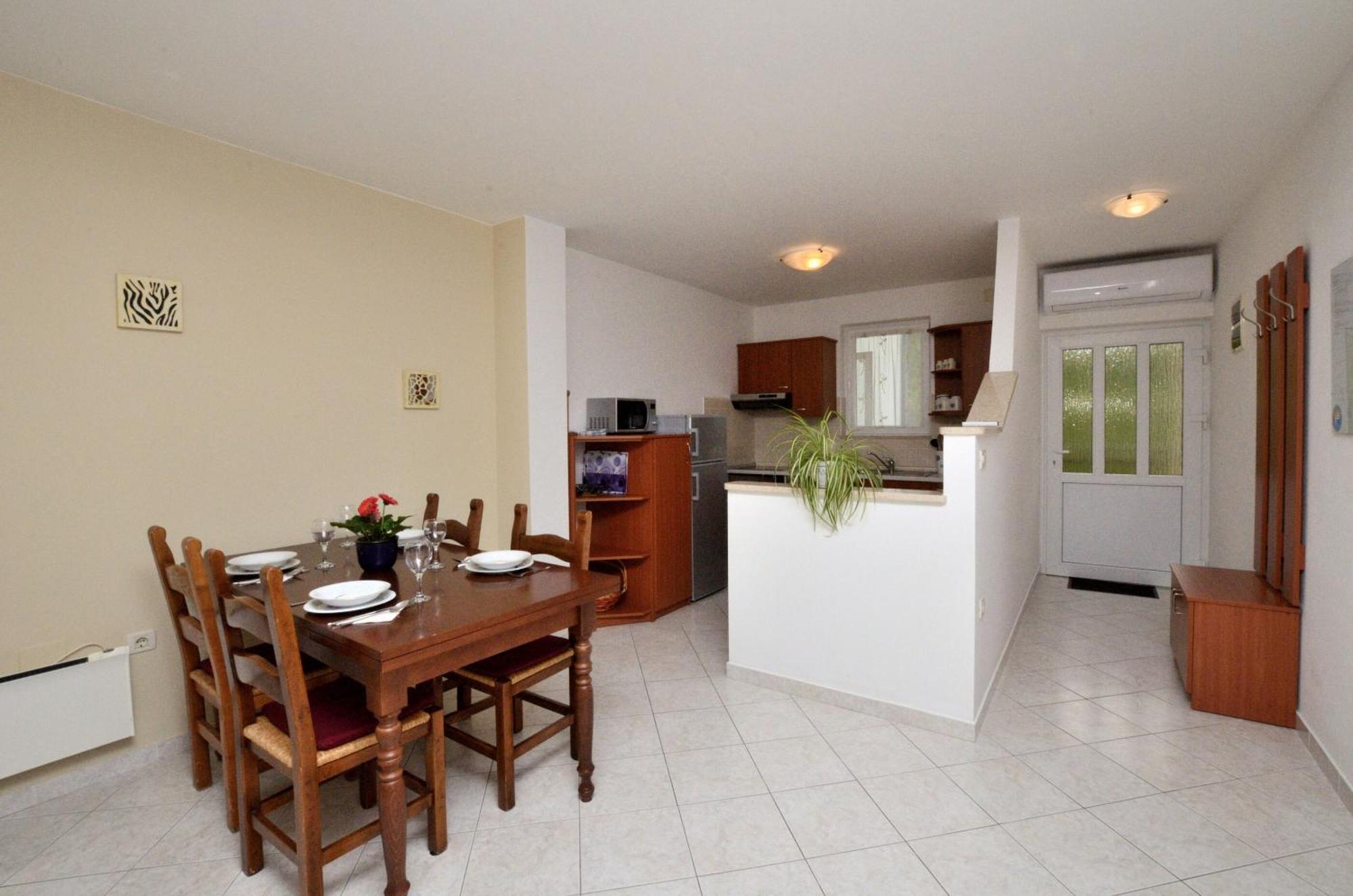 Apartments Marijana Icici Bagian luar foto