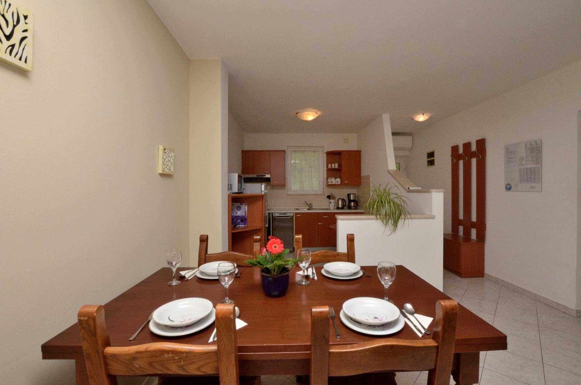 Apartments Marijana Icici Bagian luar foto