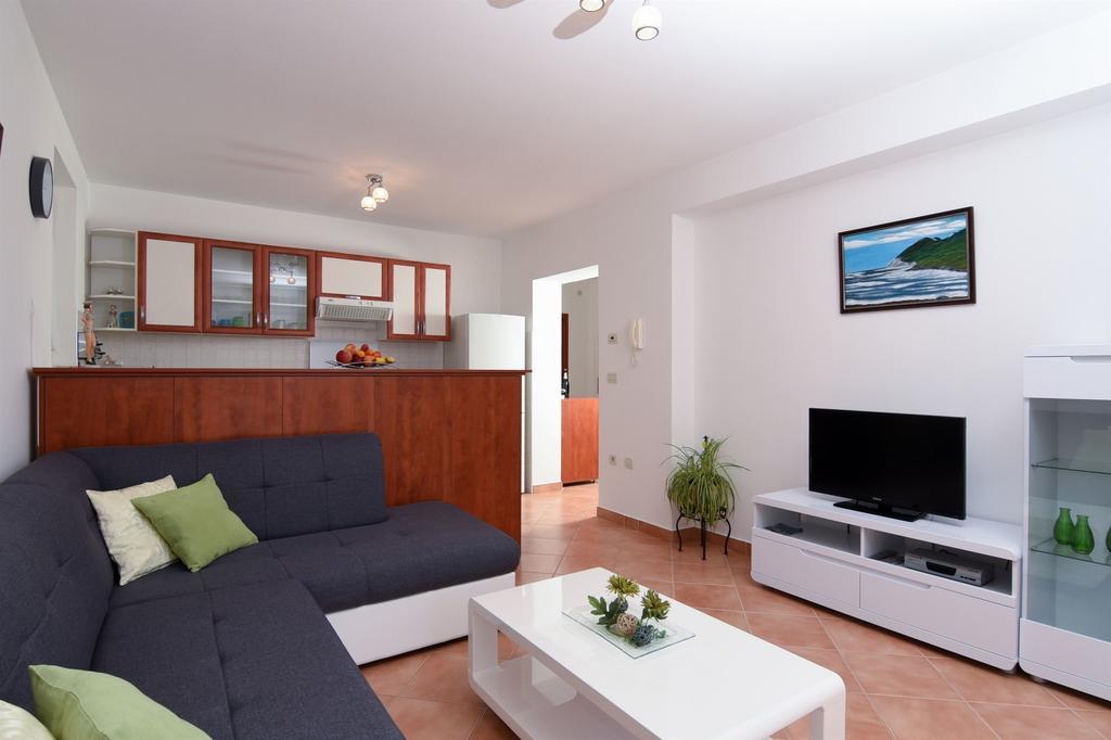 Apartments Marijana Icici Bagian luar foto